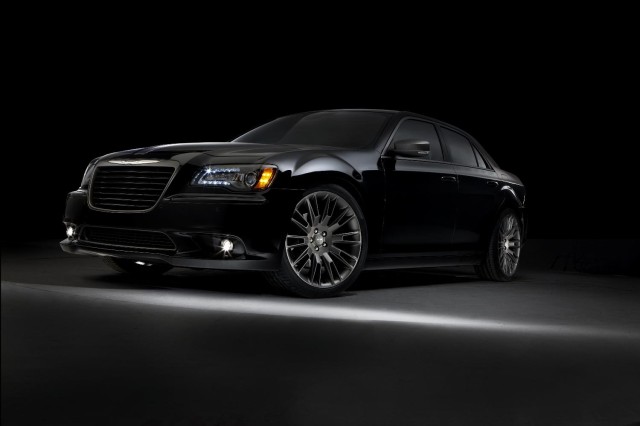 2013 Chrysler 300C (5).jpg